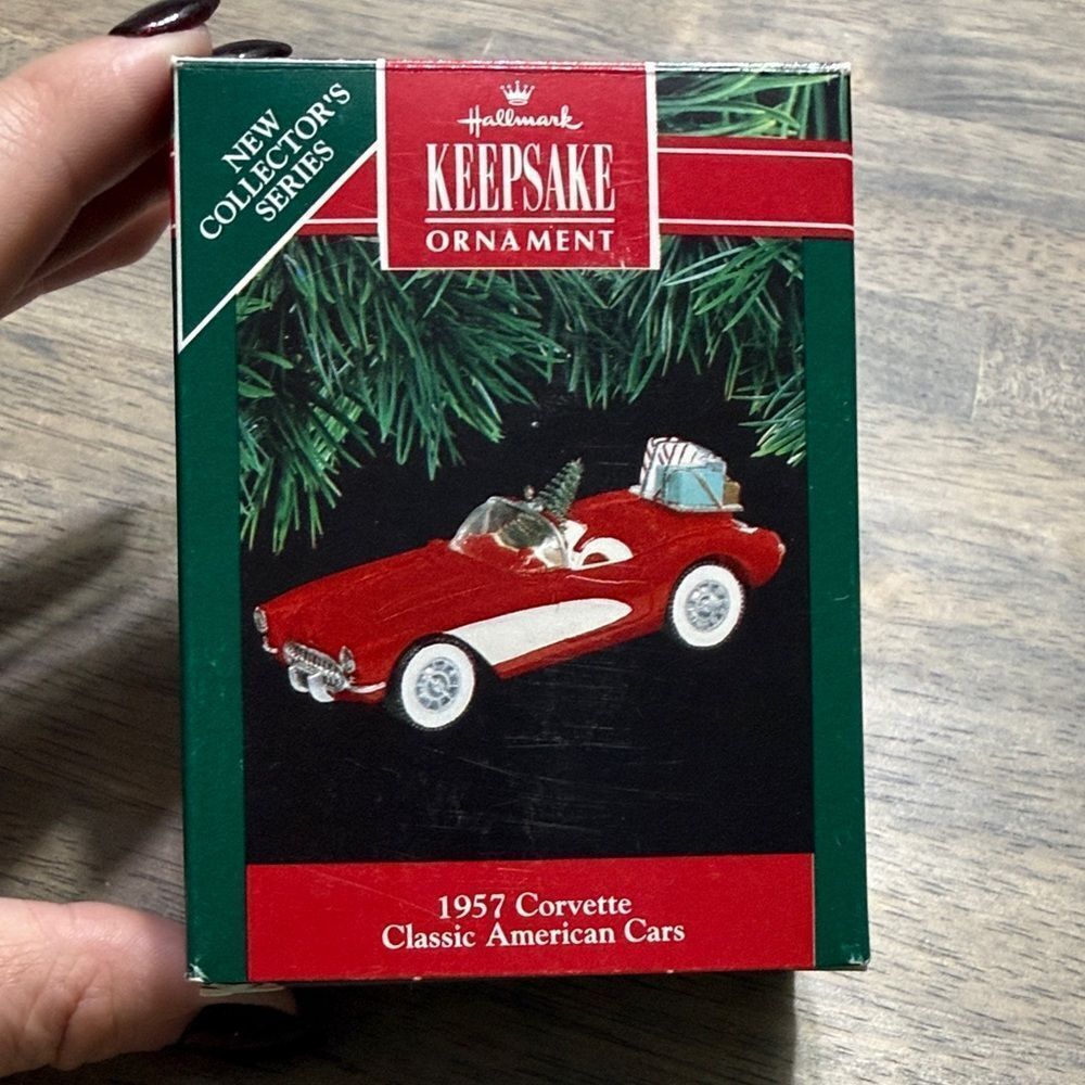 Hallmark 1957 Corvette Ornament – Classic American Cars Series